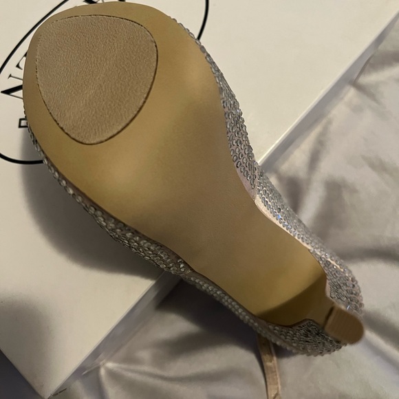 Steve Madden Women Deeny R Pewter Beige Crystal Platform High Heel Pumps Sz 7. - Picture 3 of 5
